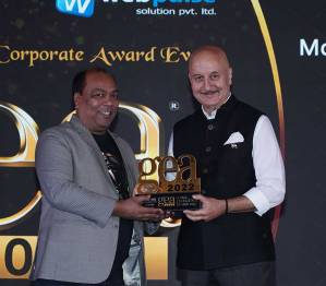 Anupam Kher Presents GEA 2022 Award to G S Machinery - Industry Excellence Awards