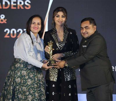 Ashaben Sanjaybhai Sondagar Received ILA 2023 Award by Shilpa Shetty Kundra