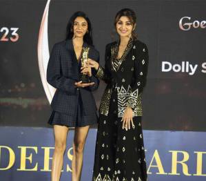 Dolly Singh Awarded at ILA 2023 by Shilpa Shetty Kundra - Individual & Personal Quality Awards