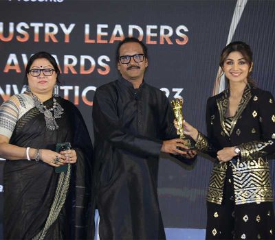 Mounabrata Mukherjee Received ILA 2023 Award by Shilpa Shetty Kundra