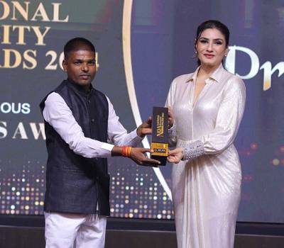 Dr Bhausaheb Ramdas Shinde NQA 2024 Award by Raveena Tandon