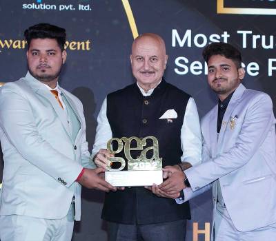 Healthoxy Pvt Ltd Received GEA 2022 Award by Anupam Kher