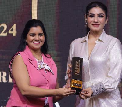 Nupur Heda Patil Awarded NQA 2024 by Raveena Tandon