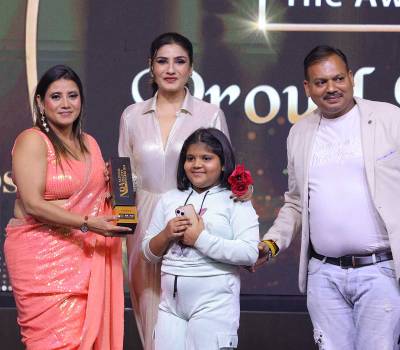 Rinkle Tyagi Wins NQA 2024 Award by Raveena Tandon