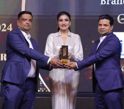 Vittag Received NQA 2024 Award by Raveena Tandon