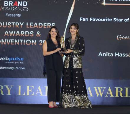 Fan Favourite Star of The Year - Female